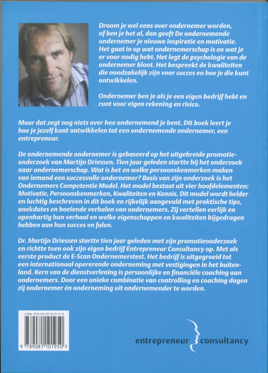 Een man kijkt serieus naar de camera op de achterkant van een boek. De tekst 'De ondernemende ondernemer' staat erop.