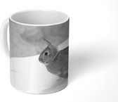 Mok - Wild konijn in de sneeuw - zwart wit - 350 ML - Beker