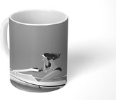 Mok - een vrouw in bikini op de jetski - zwart wit - 350 ML - Beker