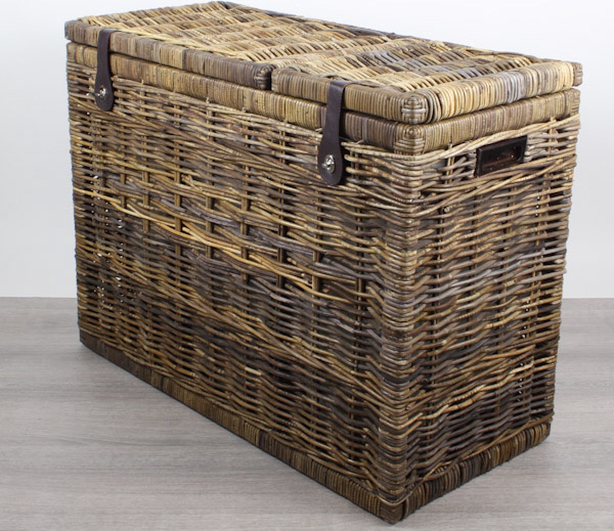 MigoStyling - Wasmand - 3 vakken - Brown - Met deksel - 85 x 40 x H65 - Riet - Rotan - Duurzaam