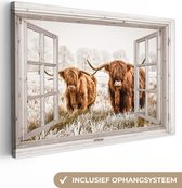 Doorkijk schilderij - Schotse hooglander - Heide - Dauw - Hoorns - Mist - Canvas doorkijk - Schilderij doorkijk - Wanddecoratie - 60x40 cm