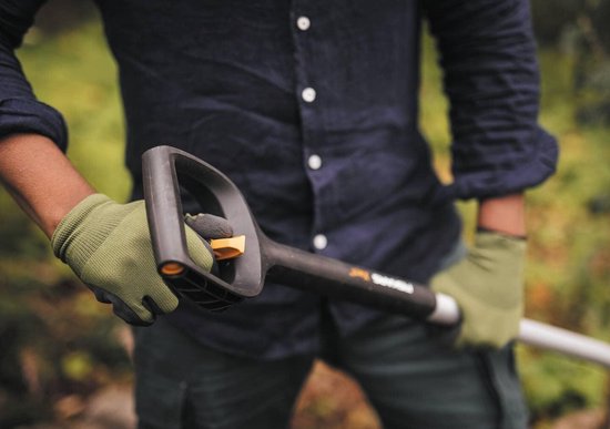 Telescopische spade voor zware, steenachtige vloeren, spits, lengte: 111-130 cm, versterkt borstalen blad, zwart/oranje, van Fiskars — afbeelding 2