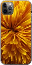 Geschikt voor iPhone 12 Pro Max hoesje - Paardenbloem - Geel - Abstract - Siliconen Telefoonhoesje