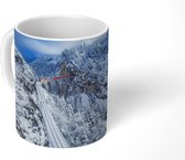 Mok - Trein door het winterlandschap van Zwitserland - 350 ML - Beker - Uitdeelcadeautjes