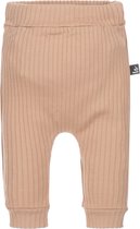 Newborn broekje groovy rib (camel)