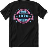 1976 Premium Quality | Feest Kado T-Shirt Heren - Dames | Licht Roze - Licht Blauw | Perfect Verjaardag Cadeau Shirt | Grappige Spreuken - Zinnen - Teksten | Maat XXL