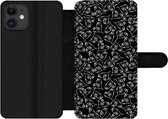 Bookcase Geschikt voor iPhone 12 Pro telefoonhoesje - Meisjes - Hart - Bloemen - Patronen - Girl - Kids - Kinderen - Kindje - Met vakjes - Wallet case met magneetsluiting - Gadgets en trends