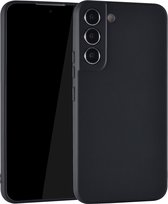 Zwart hoesje van UNIQ Accesory voor de Samsung Galaxy S22 - TPU Backcover