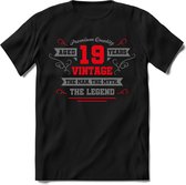19 Jaar Legend -  kado T-Shirt Heren / Dames - Zilver / Rood - Perfect Verjaardag Cadeau Shirt - grappige Spreuken, Zinnen en Teksten. Maat S