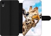 Bookcase Geschikt voor iPhone XR telefoonhoesje - Giraffe - Grappig - Tong - Kinderen - Jongens - Meisjes - Kind - Met vakjes - Wallet case met magneetsluiting