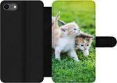 Bookcase Geschikt voor iPhone 8 telefoonhoesje - Kittens - Kat - Mand - Meisjes - Kinderen - Jongens - Kids - Met vakjes - Wallet case met magneetsluiting