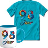 98 Jaar Vrolijke Verjaadag T-shirt met mok giftset Blauw | Verjaardag cadeau pakket set | Grappig feest shirt Heren – Dames – Unisex kleding | Koffie en thee mok | Maat 3XL