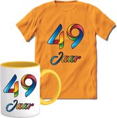 49 Jaar Vrolijke Verjaadag T-shirt met mok giftset Geel | Verjaardag cadeau pakket set | Grappig feest shirt Heren – Dames – Unisex kleding | Koffie en thee mok | Maat M