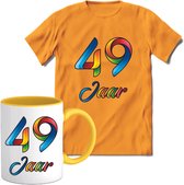 49 Jaar Vrolijke Verjaadag T-shirt met mok giftset Geel | Verjaardag cadeau pakket set | Grappig feest shirt Heren – Dames – Unisex kleding | Koffie en thee mok | Maat S