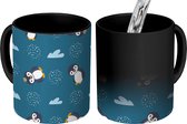 Magische Mok - Foto op Warmte Mokken - Koffiemok - Pinguïn - Wolken - Jongens - Design - Magic Mok - Beker - 350 ML - Theemok