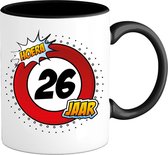 26 Jaar Verkeersbord Mok met tekst | Grappig Verjaardag Beker Cadeau | Bedrukte Koffie en Thee Mokken | Zwart | 330 ML