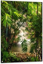 Tuinposter – Bamboe met Waterval op de Achtergrond  - 80x120cm Foto op Tuinposter  (wanddecoratie voor buiten en binnen)