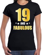 19 and fabulous verjaardag cadeau t-shirt / shirt - zwart - gouden en witte letters - voor dames - 19 jaar verjaardag kado shirt / outfit XS