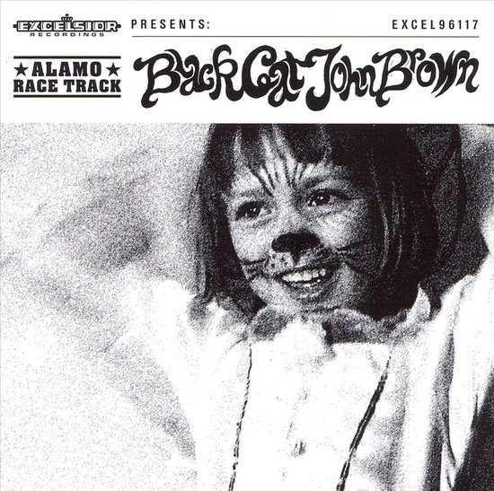 Jong kind met katten make-up, lachend naar de camera. Titel "Black Cat John Brown" van Excelsior Recordings.