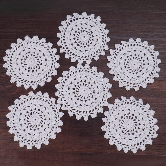 6 stuks 10 cm katoenen kleedjes, kleine vintage stoffen kanten placemats, gehaakte mandala-ronde onderzetters, handgemaakte wagenwielstijl doilies voor ambachten, wit — afbeelding 4