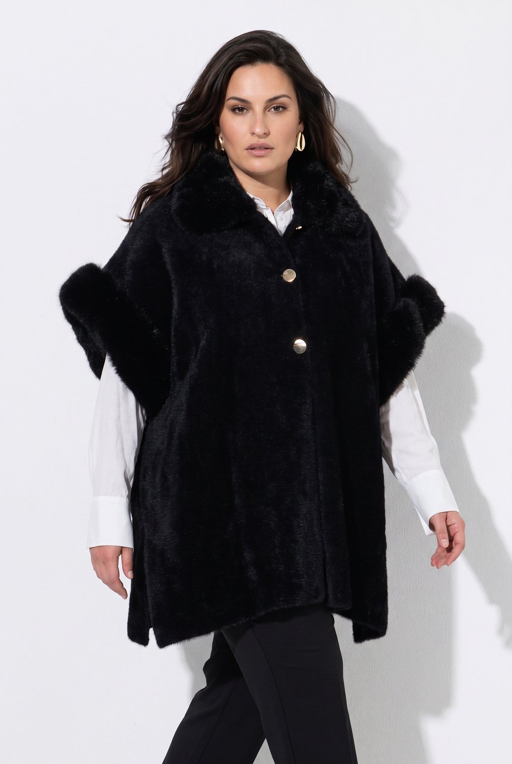 Ulla Popken - Dames - Cape details van imitatiebont overhemdkraag knoopsluiting - Zwart - Maat 1+