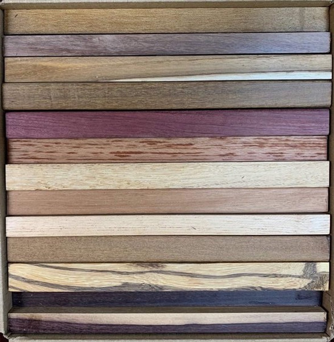 Tropisch Hardhout - Hout Einden - Houtbewerking Projecten - Ethisch Afkomstig - 12 x 12 x 6 Inch - Natuurlijk