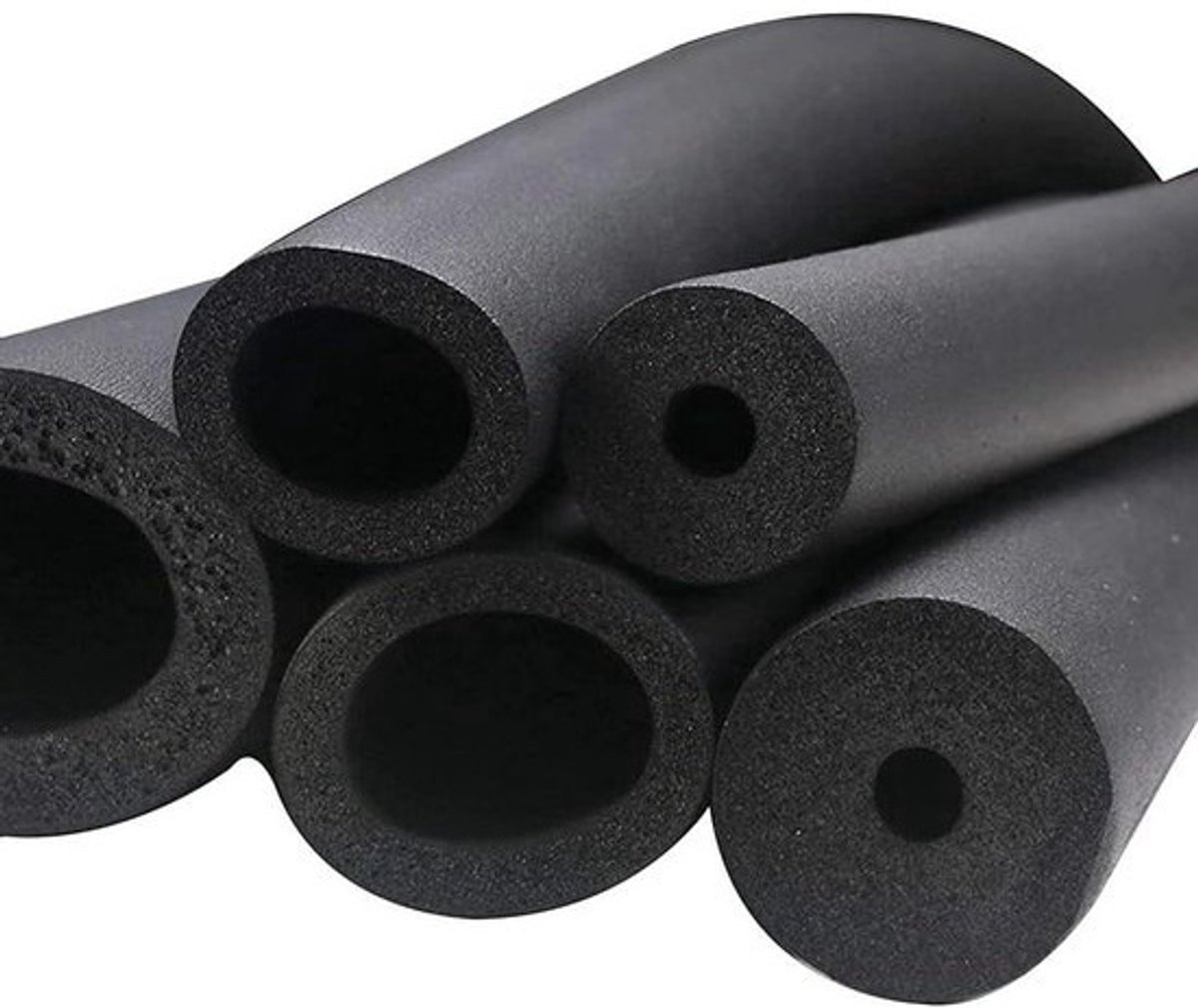 Pijpisolatieschuim - Antivriesslang Isolatie - Leidingen Beschermen - Vorstbestendig Materiaal - 18 m x 20 mm - Zwart