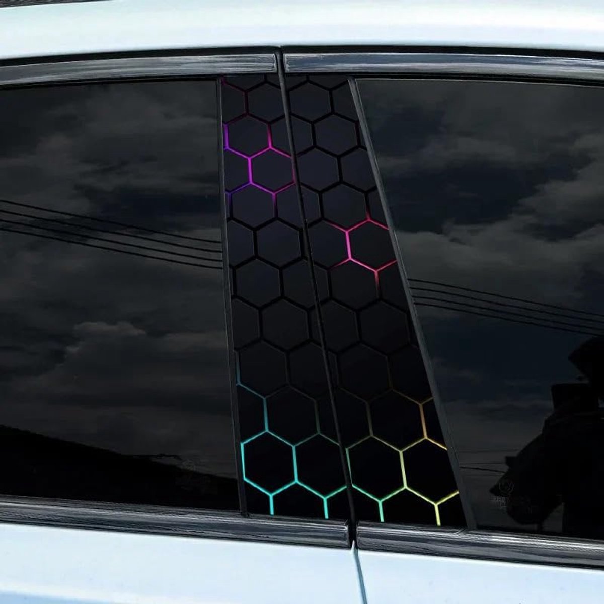 1 paar auto middenpijler honingraatsticker, anti-kras raamzuilafdekking buitenkant PVC accessoires, waterdichte B-stijl sticker zelfklevende stijlvolle decoratie voor auto zijdeur raam (H2)