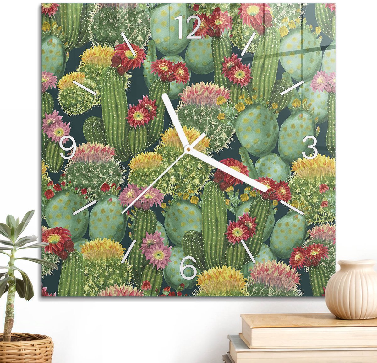 ArtPrintCave Groene Glazen Klok - 30x30 cm - Wandklok Vierkant - Cactusbloemen Unieke Klok - Bloemen En Planten Stille Wandklok - Witte Klokwijzers