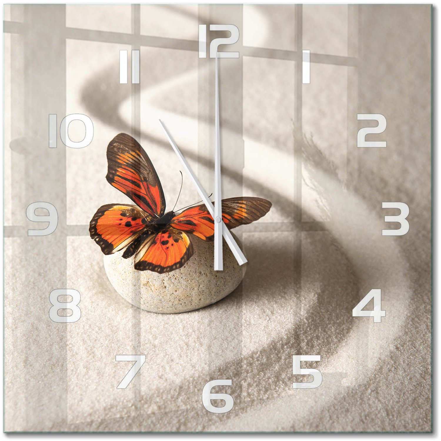 TULUP Wandklok - Zensteen en vlinder Wandklok Glas Met Motief - 60x60 cm - Oranje Decoratieve Glazen Klok - Witte handen - Vierkante Klok - Gekleurde Glazen Klok - Glazen Klok Met Print