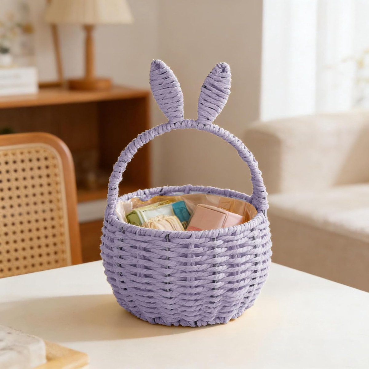 Wicker mandje met handvatten voor kinderen, paasmandjes met oren, gevlochten