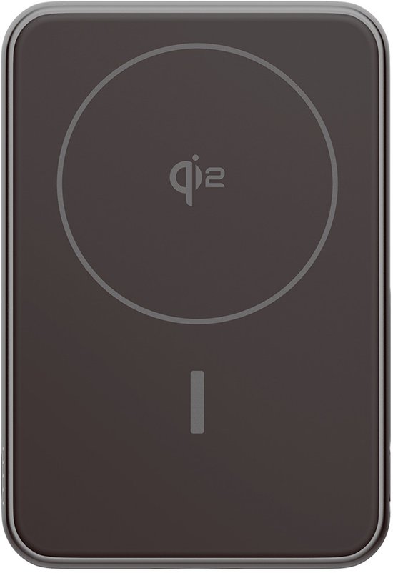 Voorzijde van een donkergrijze, rechthoekige magnetische powerbank met een rond Qi2-laadlogo in het midden.
