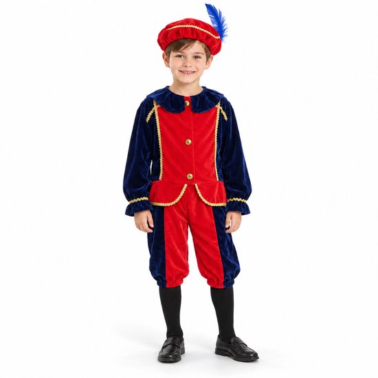 Kind in fluwelen rood-blauw pietenpak met gouden biezen en bijpassende muts met blauwe veer.