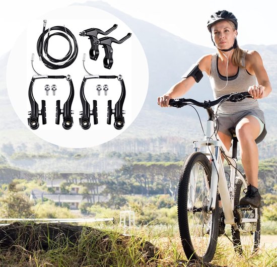 Een vrouw met een helm fietst op een witte mountainbike in een natuurlijke omgeving. Een set zwarte fietsremmen is centraal afgebeeld.