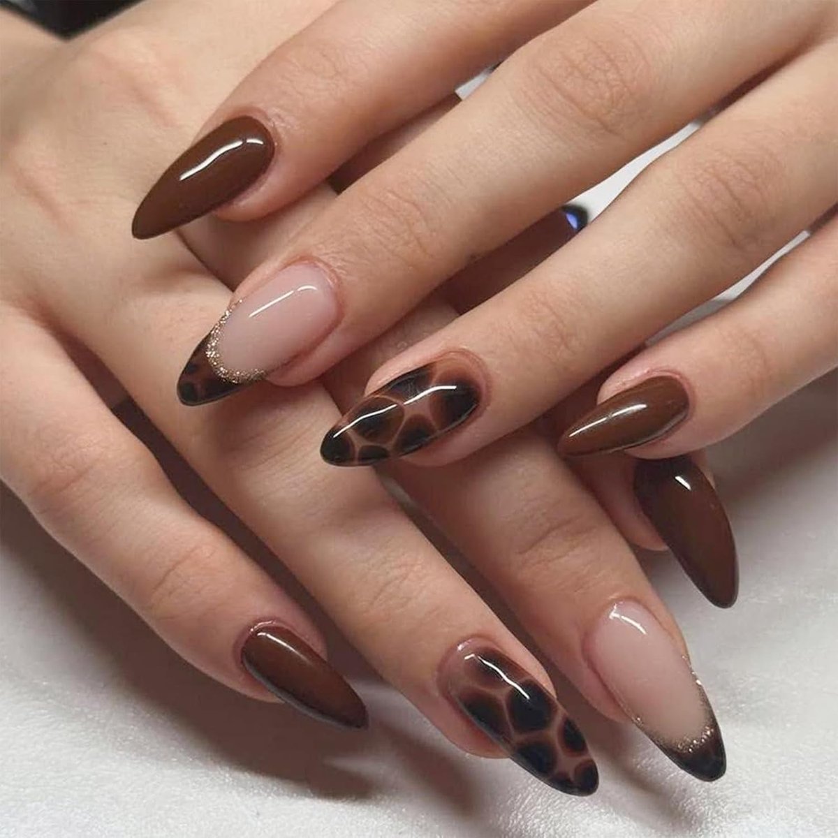 Schildpad luipaardprint press-on nagels amandelvorm nep nagels