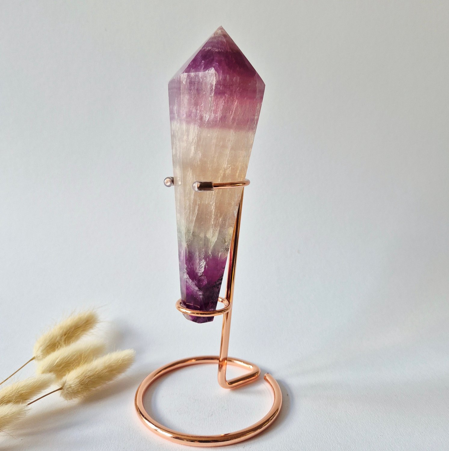 Moonlight Gemstones Candy Fluorite Scepter / Wand - Fluoriet - 399 gram incl. willekeurige standaard Meerkleurig