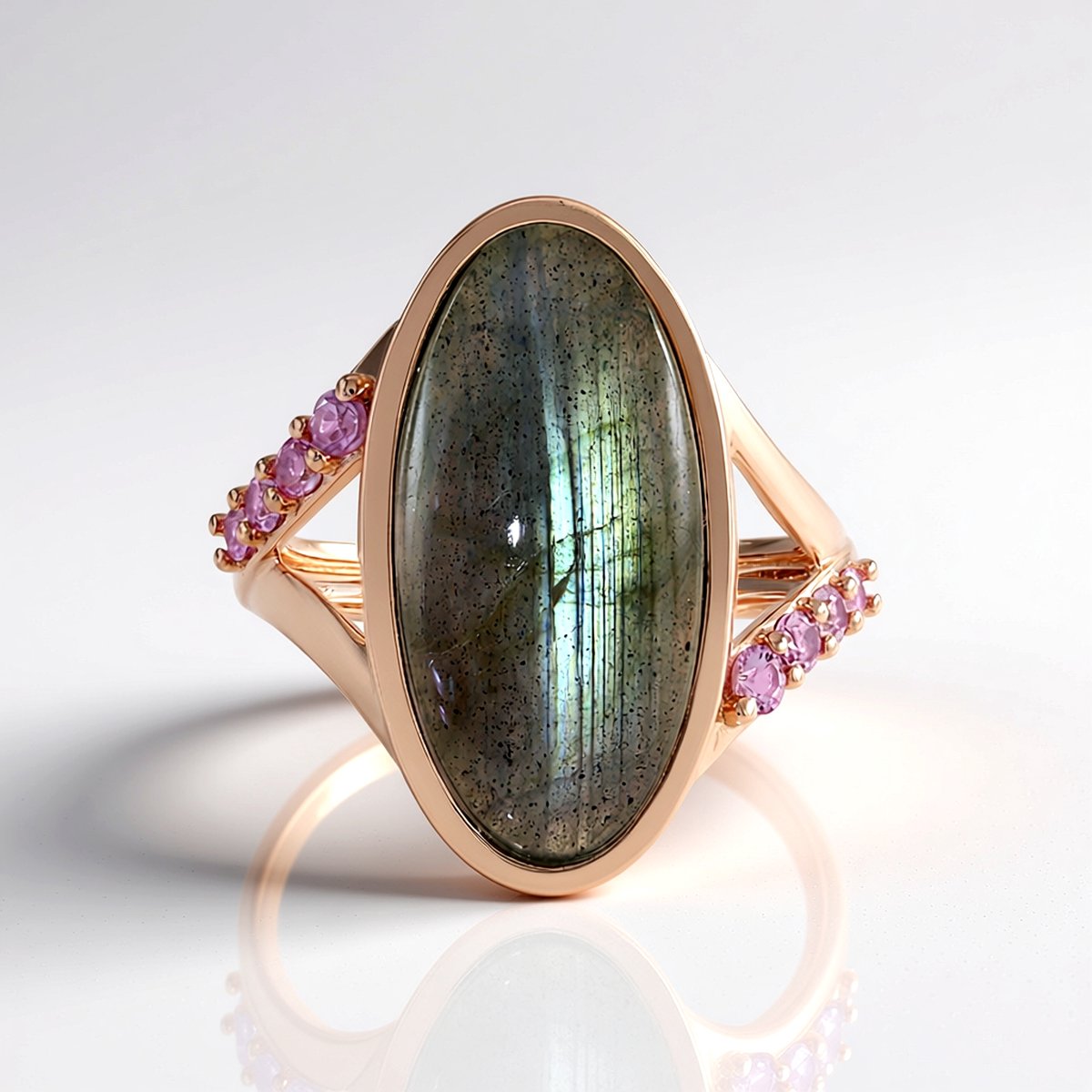 Cavill - Damesring Zilver 925 met Roségoud Verguld - 12,6 ct Groene Labradoriet & 0,144 ct Roze Saffier - Ovale Cabochon - Elegant