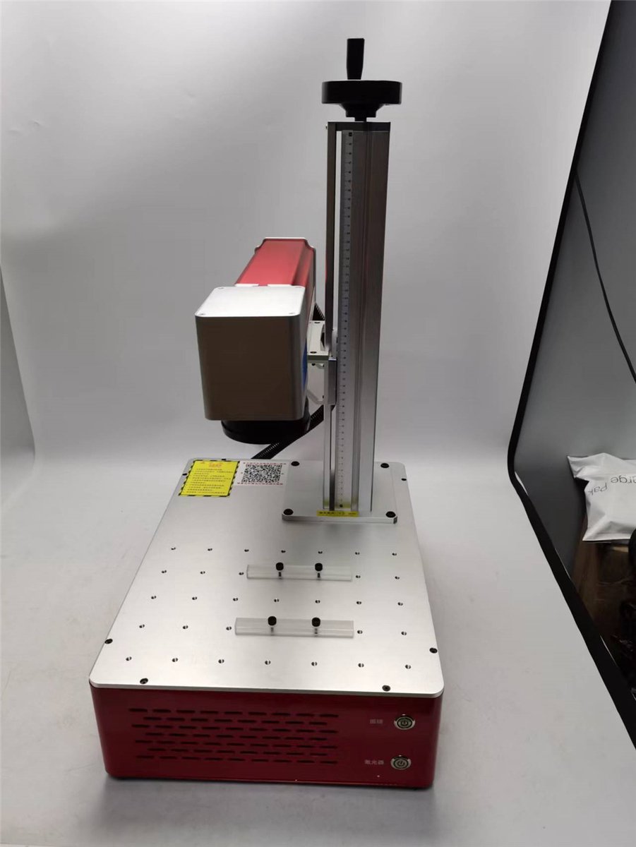Lasergraveermachine 30W Raycus Fiber - 150x150 mm Werkgebied - 10,64 µm Golflengte - Metaal Graveur - EZCAD2 Software