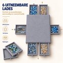 Grijze puzzelmat met 6 lades, diagram dat uitschuiven, sorteren en opbergen toont.