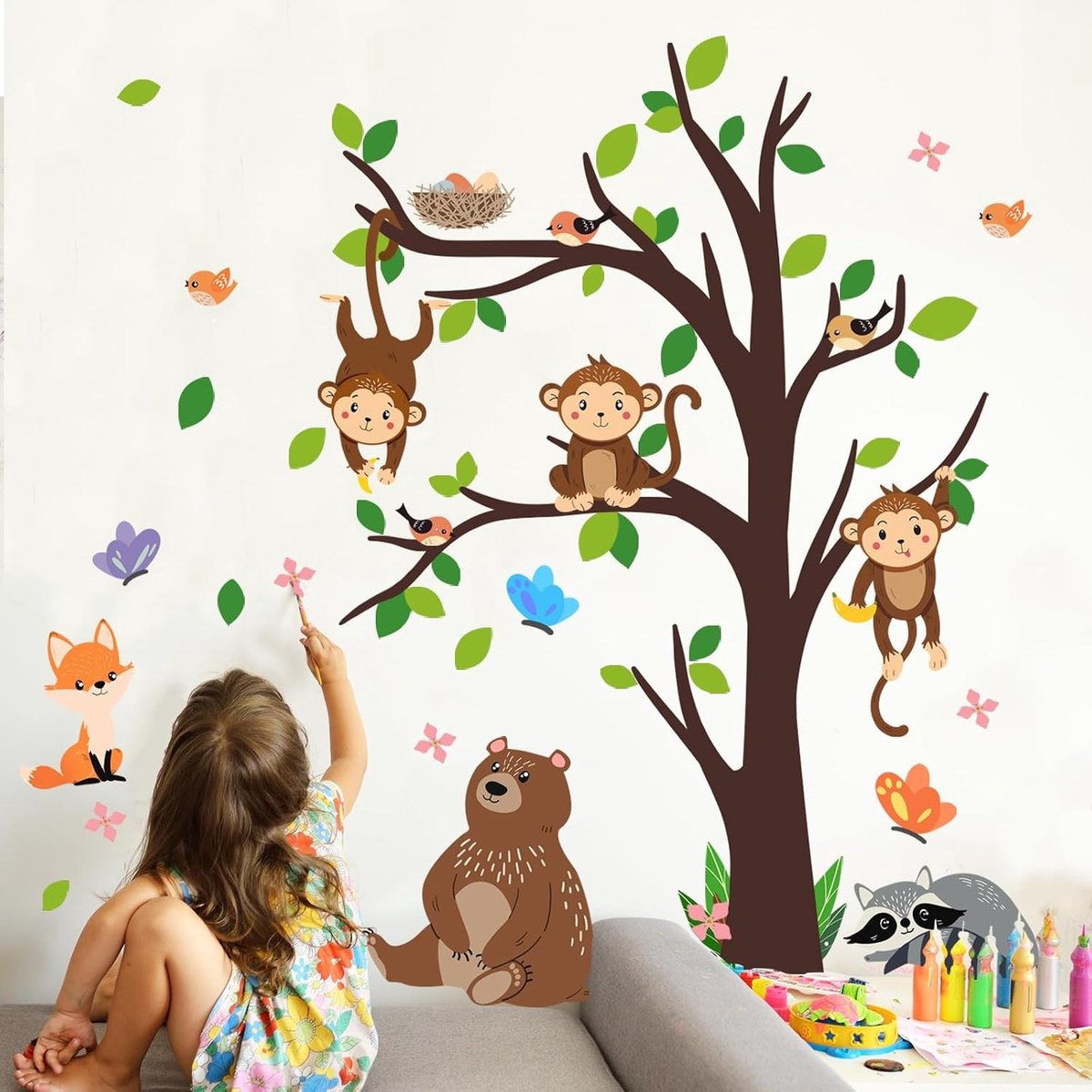 Jungle dieren wandstickers met boom voor kinderkamer - Safari decoratie met beer, aap, vos en luiaard
