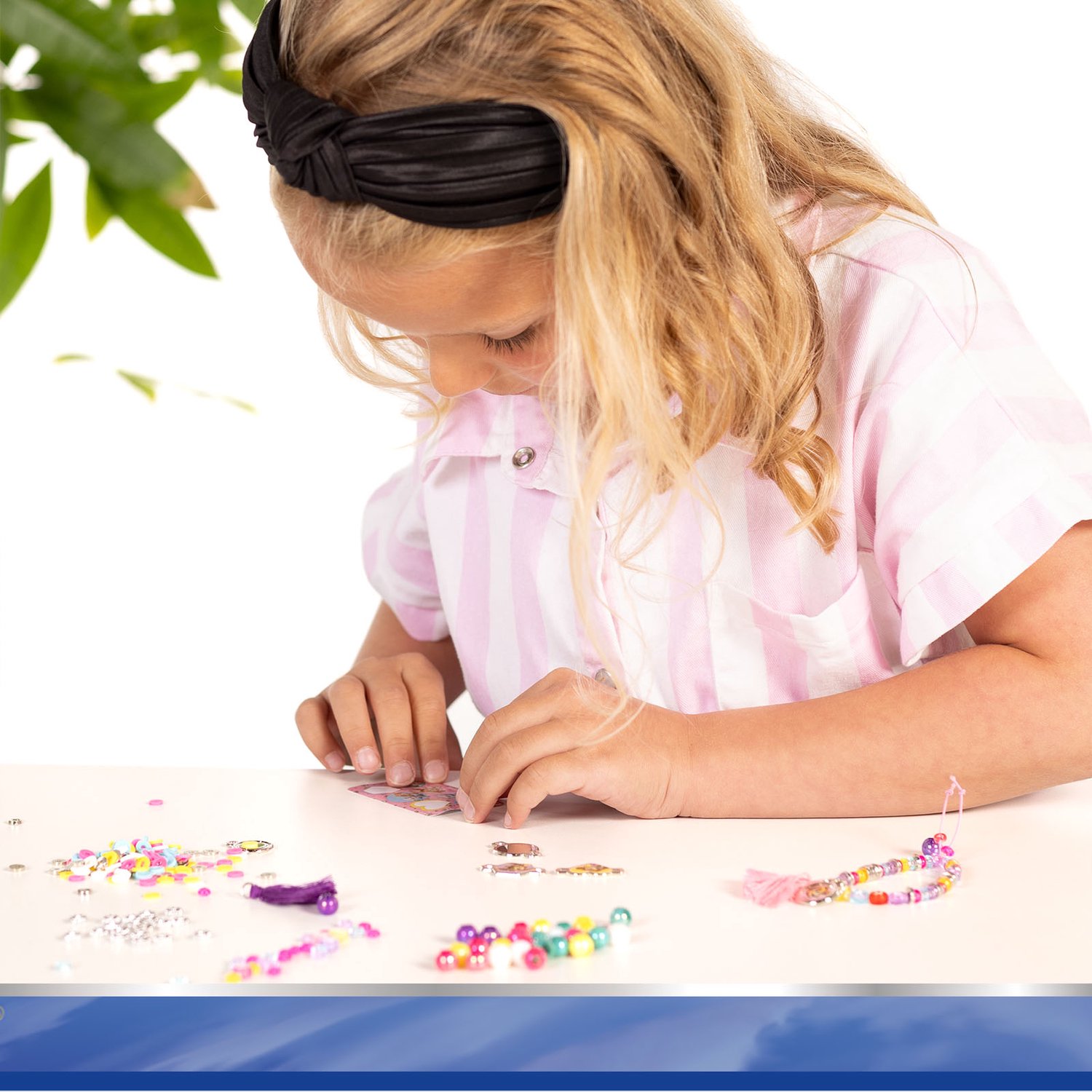 PAW Patrol 2-in-1 Knutselkoffer - 4 armbandjes maken - 300+ kralen - 6 gipsfiguren gieten en schilderen - Speelgoed Kinderen - Knutselen - Voor meisjes en jongens - Vanaf 5 jaar - Totum — afbeelding 6
