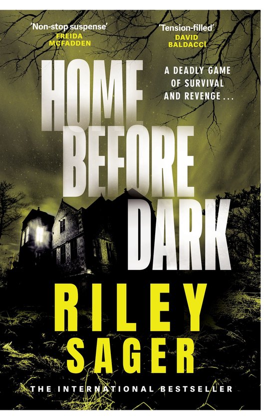 Couverture du livre 'Home Before Dark' avec une maison sombre et inquiétante au crépuscule. Le titre et le nom de l'auteur sont bien visibles.