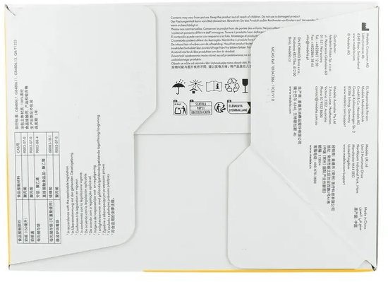Onderkant van de verpakking met wettelijke informatie en adresgegevens van Medela.