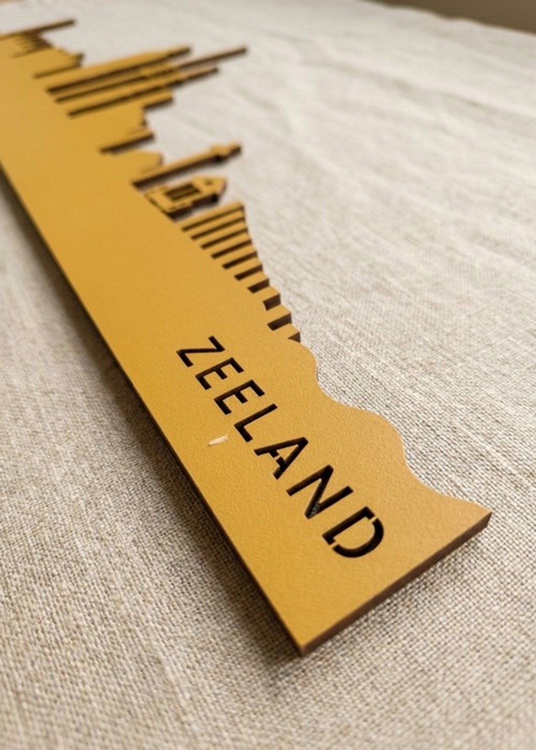 Houten Skyline Zeeland | Wanddecoratie voor aan de muur | Geel MDF | 100 x 20 cm