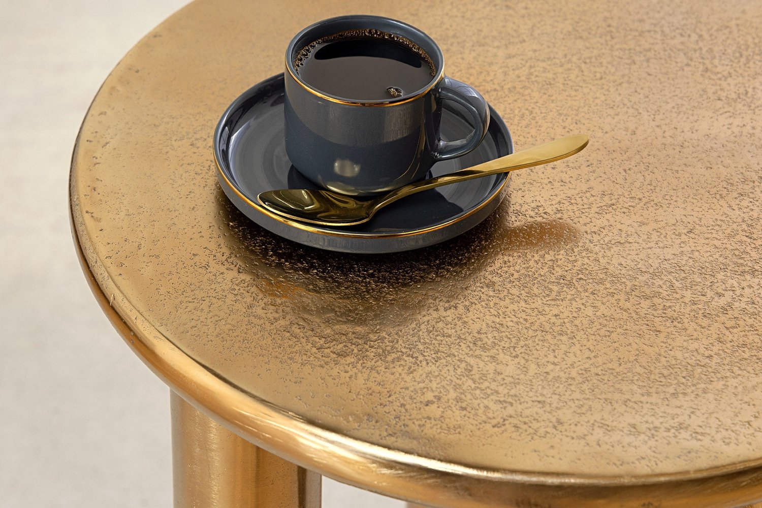 Invicta Interior Handgemaakte bijzettafel ABSTRACT 55cm goud zwart metaal rond - 44854 Zie omschrijving