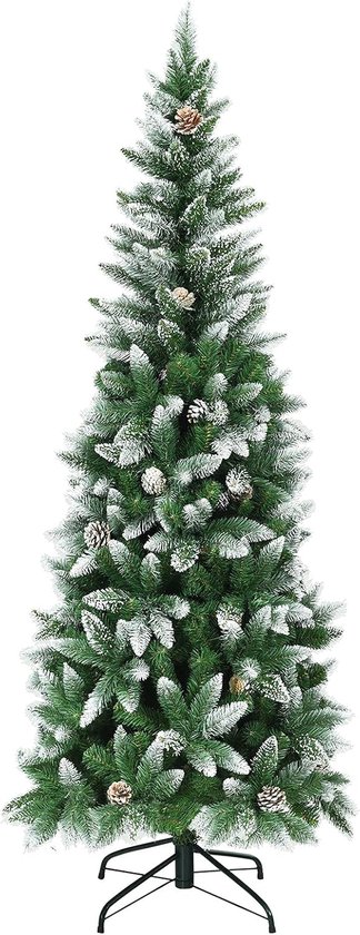 Besneeuwde kunstkerstboom met dennenappels en metalen standaard.