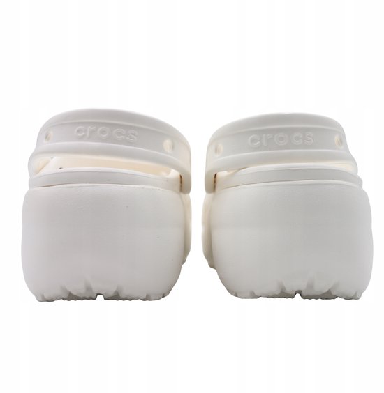 Witte Crocs Classic Platform Clogs, van achteren bekeken, met dikke zool.