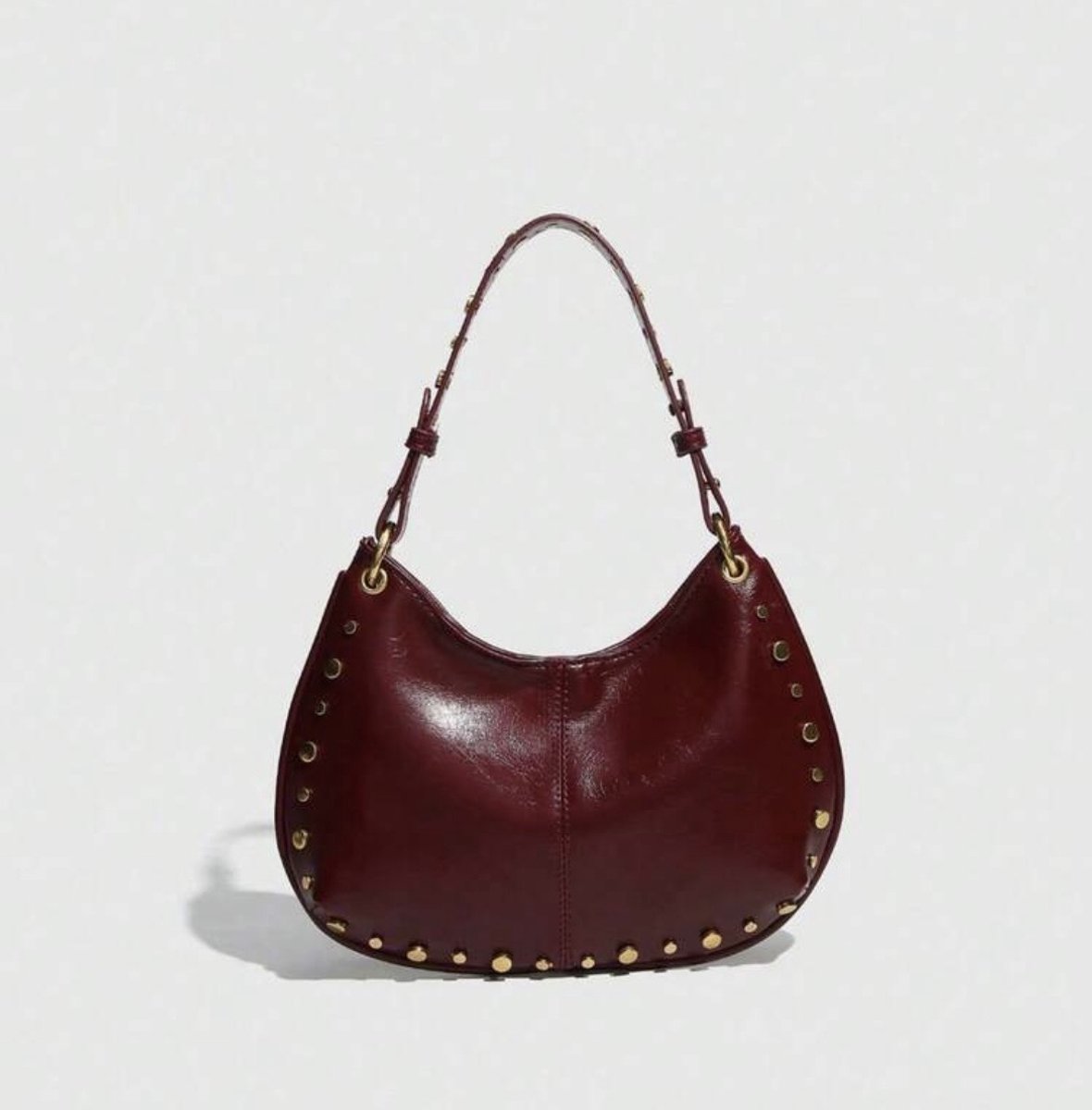 Schoudertas - rode schoudertas - rode schoudertas met studs - schoudertas met franjes - bag - sholder bag - handbag - handtas - tas - vanity tas - buideltas - statement tas - shoulderbag - hobo tas - shopper