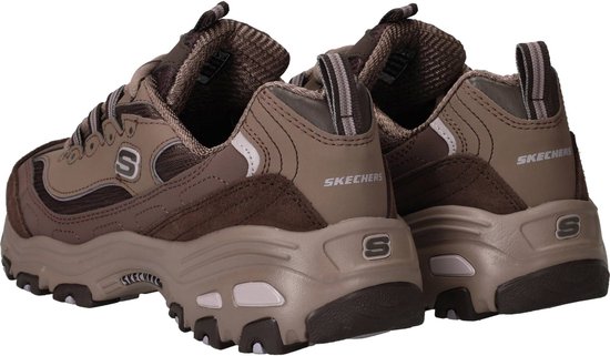Bruine Skechers D'LITES-MODERN CLASSIC damessneakers met beige accenten en een logo op de zijkant.