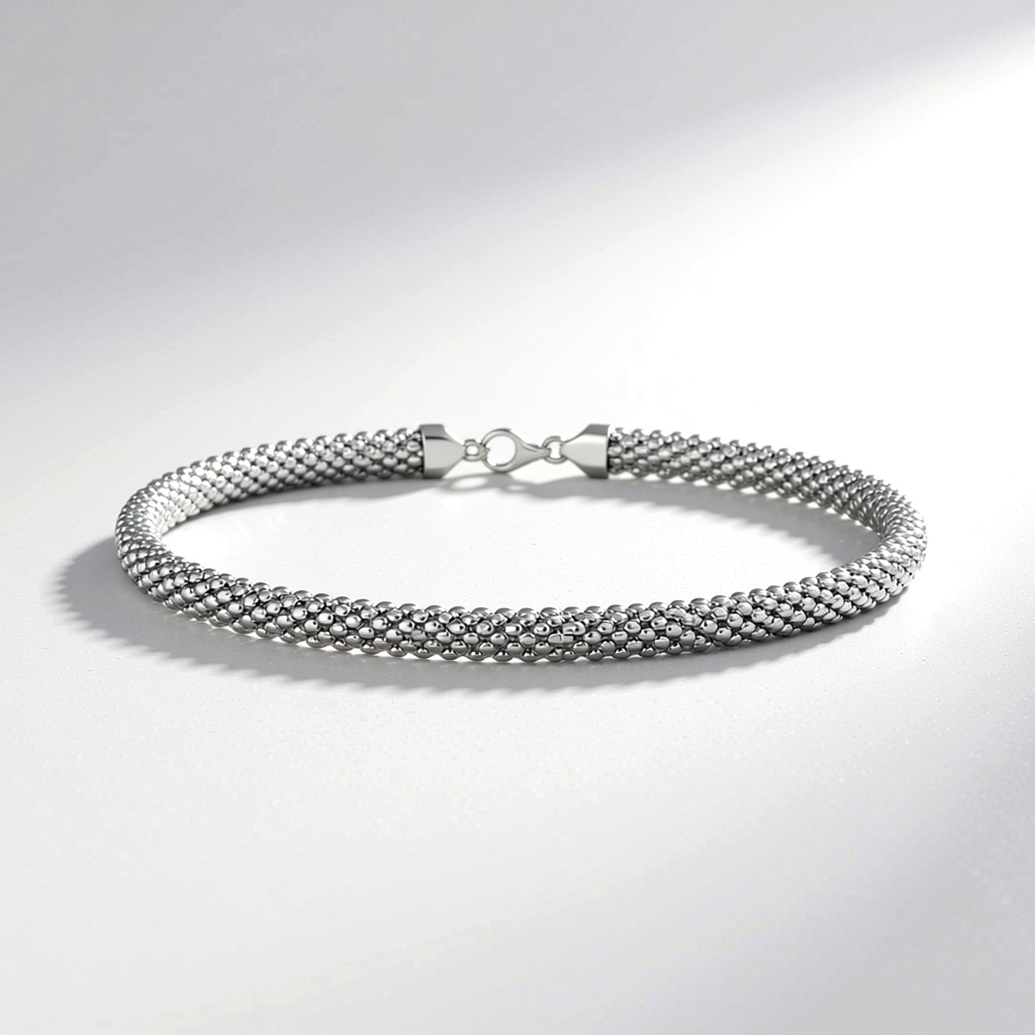 Cavill - Zilveren Armband - 925 Sterling Zilver - Gevlochten Design - 20 cm - Chique Karabijnsluiting - Elegante Damesarmband